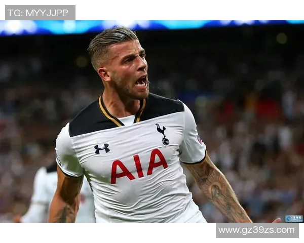 当足球俱乐部球星驾车出行时展现出的速度激情与生活瞬间