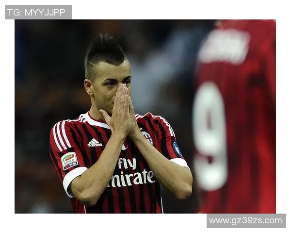 以手绘艺术展现足球星卡魅力打造独特球星收藏新风潮 以手绘艺术展现足球星卡魅力打造独特球星收藏新风潮